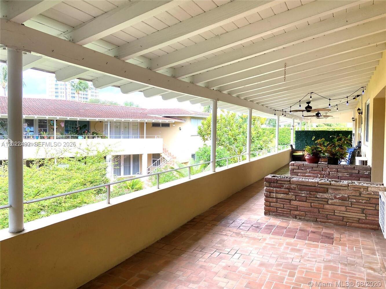 30 Park Dr #16, Bal Harbour FL 33154