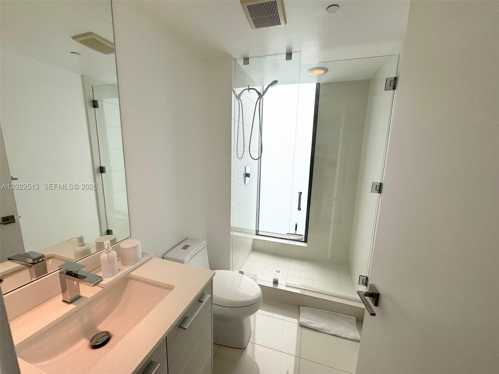 650 NE 32nd St #1901, Miami FL 33137