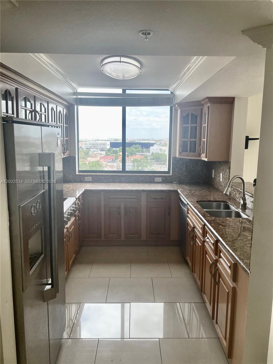 4242 NW 2nd St #1002, Miami FL 33126