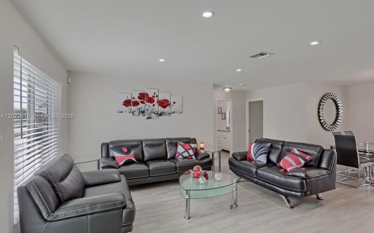 876 Gardenia Dr, Royal Palm Beach FL 33411