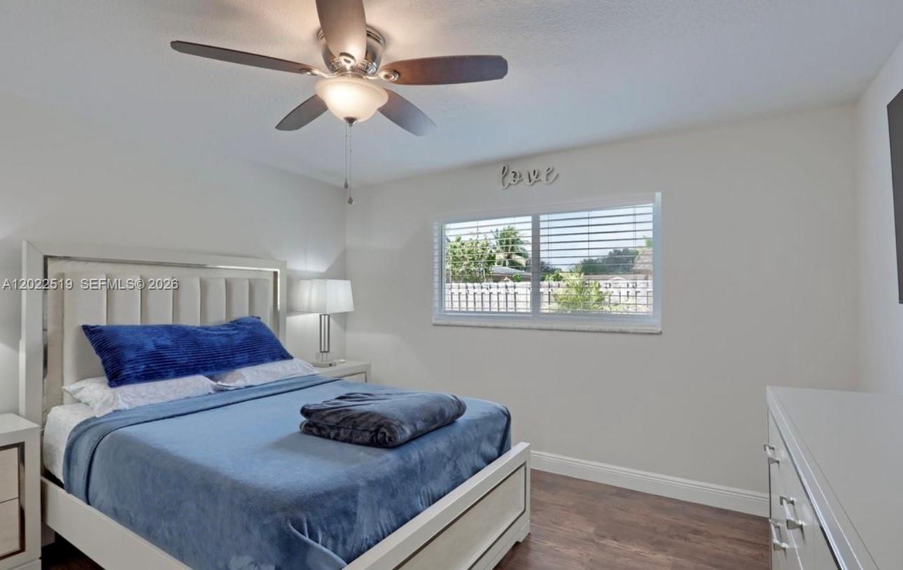 876 Gardenia Dr, Royal Palm Beach FL 33411