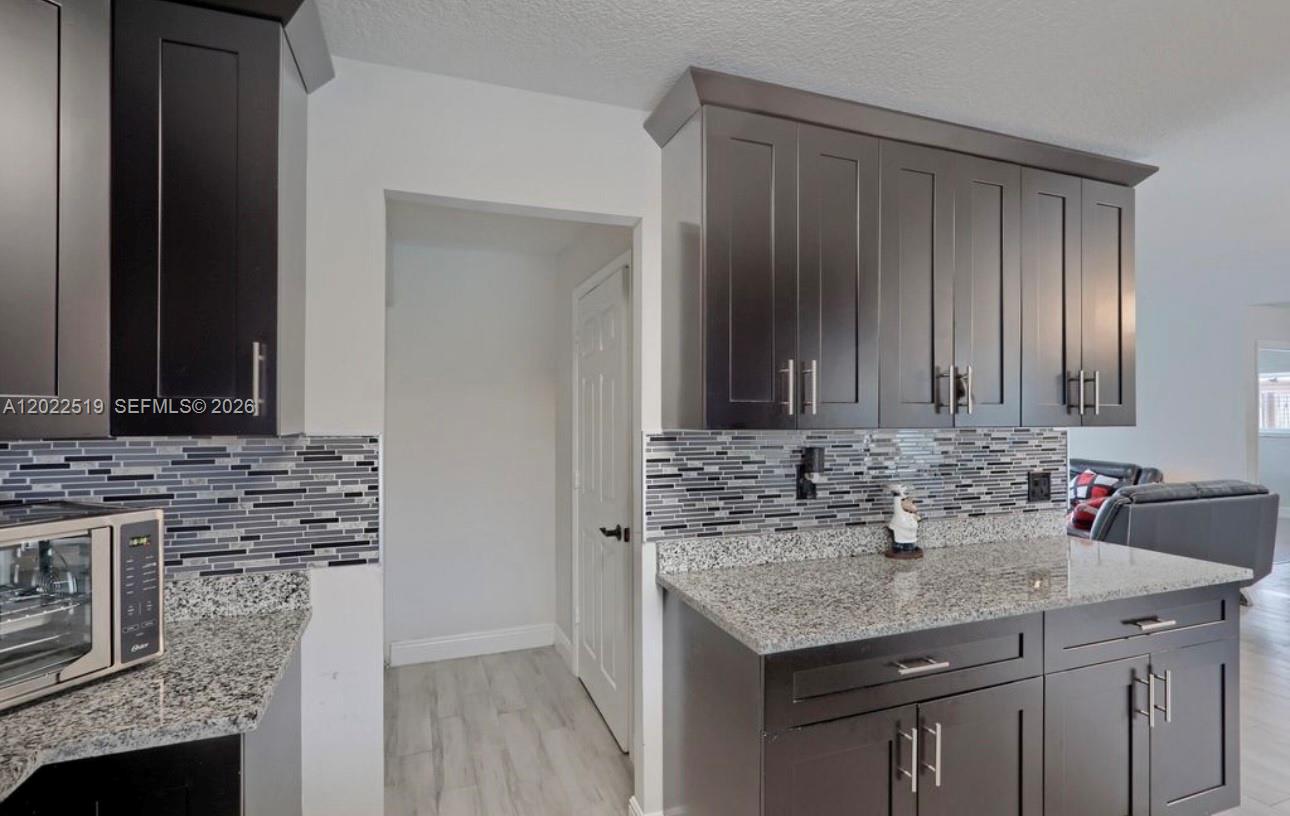 876 Gardenia Dr, Royal Palm Beach FL 33411
