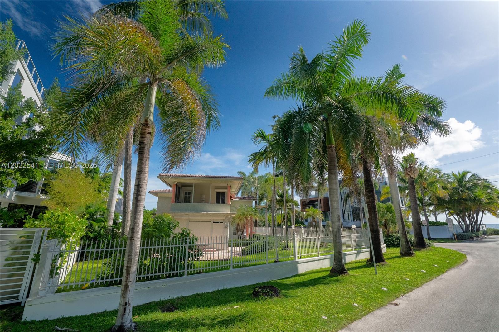 2701 N Atlantic Blvd, Fort Lauderdale FL 33308