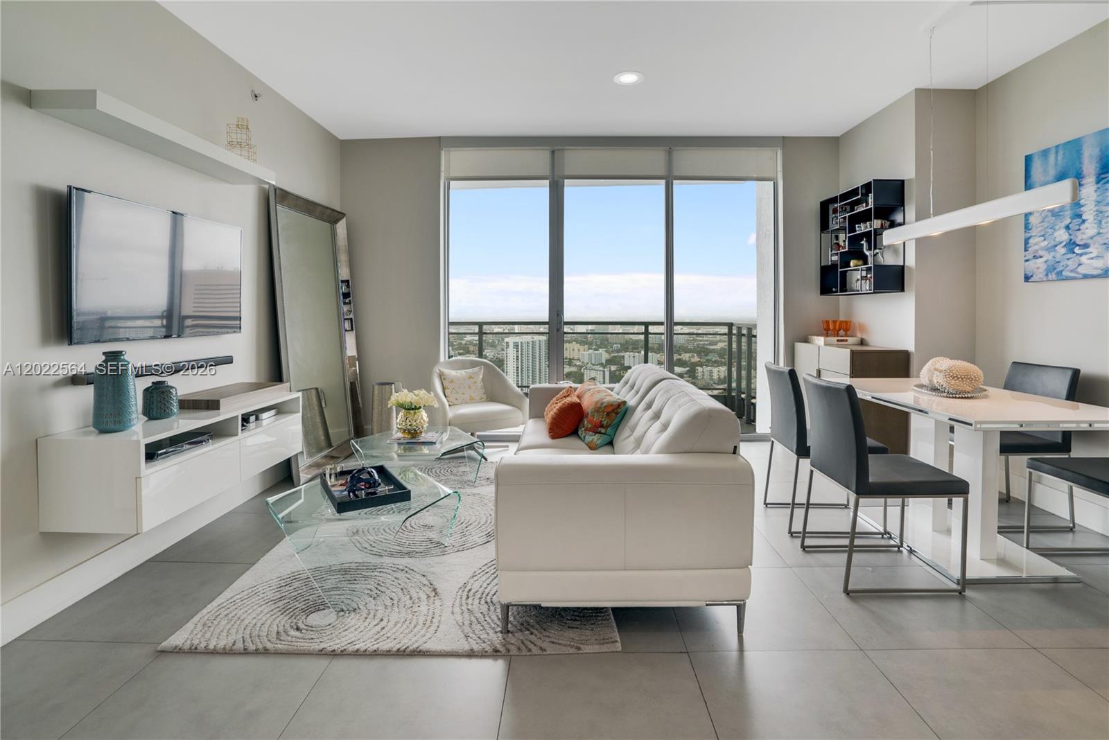 90 SW 3rd St #4308, Miami FL 33130