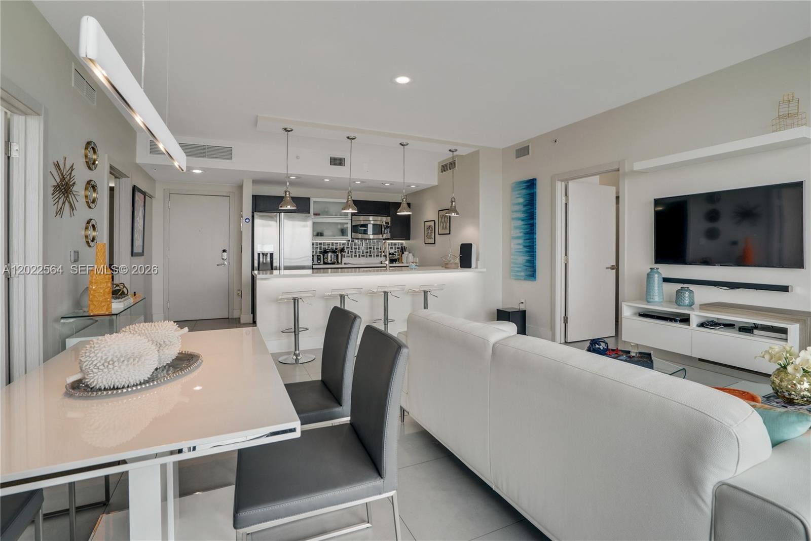 90 SW 3rd St #4308, Miami FL 33130