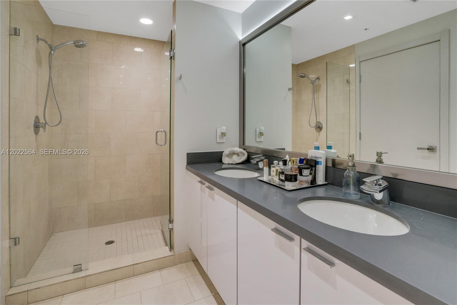 90 SW 3rd St #4308, Miami FL 33130