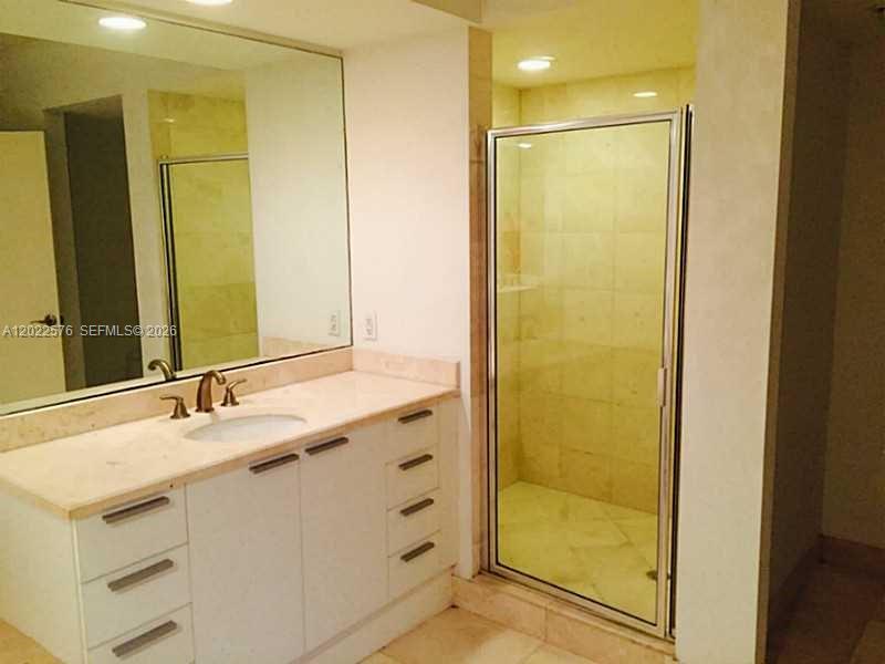 14951 ROYAL OAKS LN #1909, North Miami FL 33181