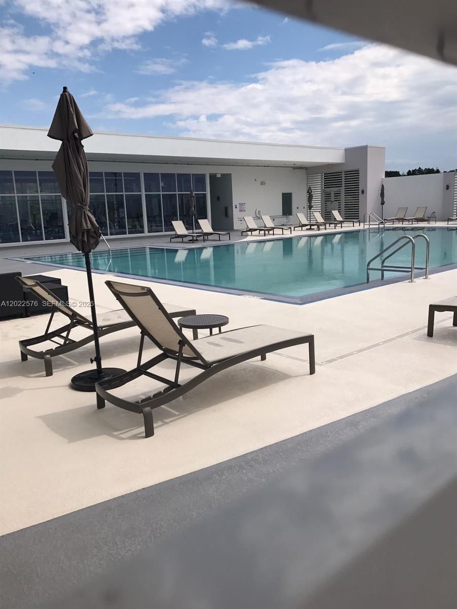 14951 ROYAL OAKS LN #1909, North Miami FL 33181