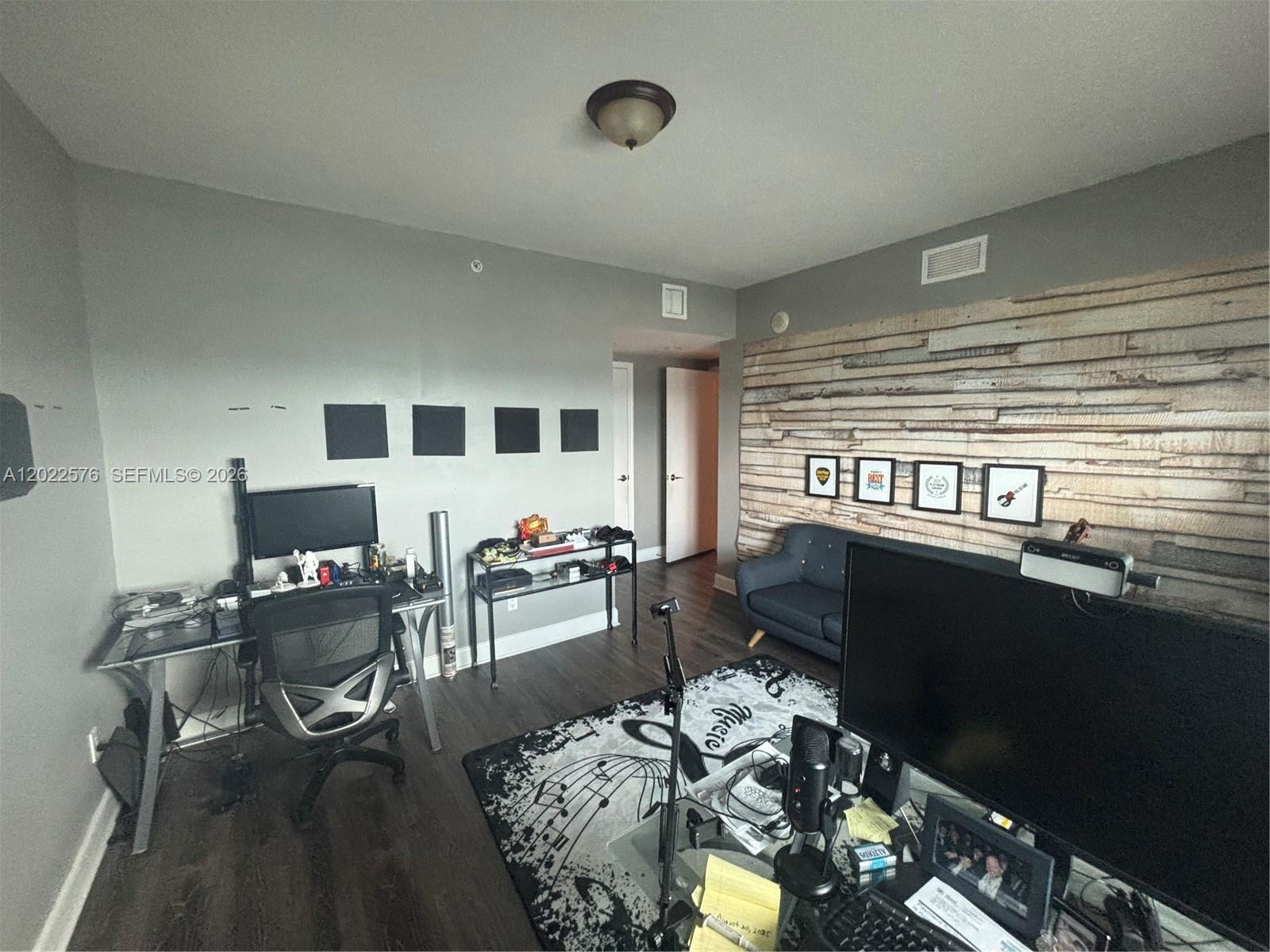 14951 ROYAL OAKS LN #1909, North Miami FL 33181
