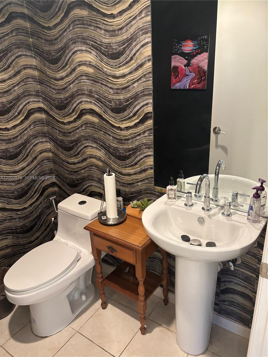 14951 ROYAL OAKS LN #1909, North Miami FL 33181