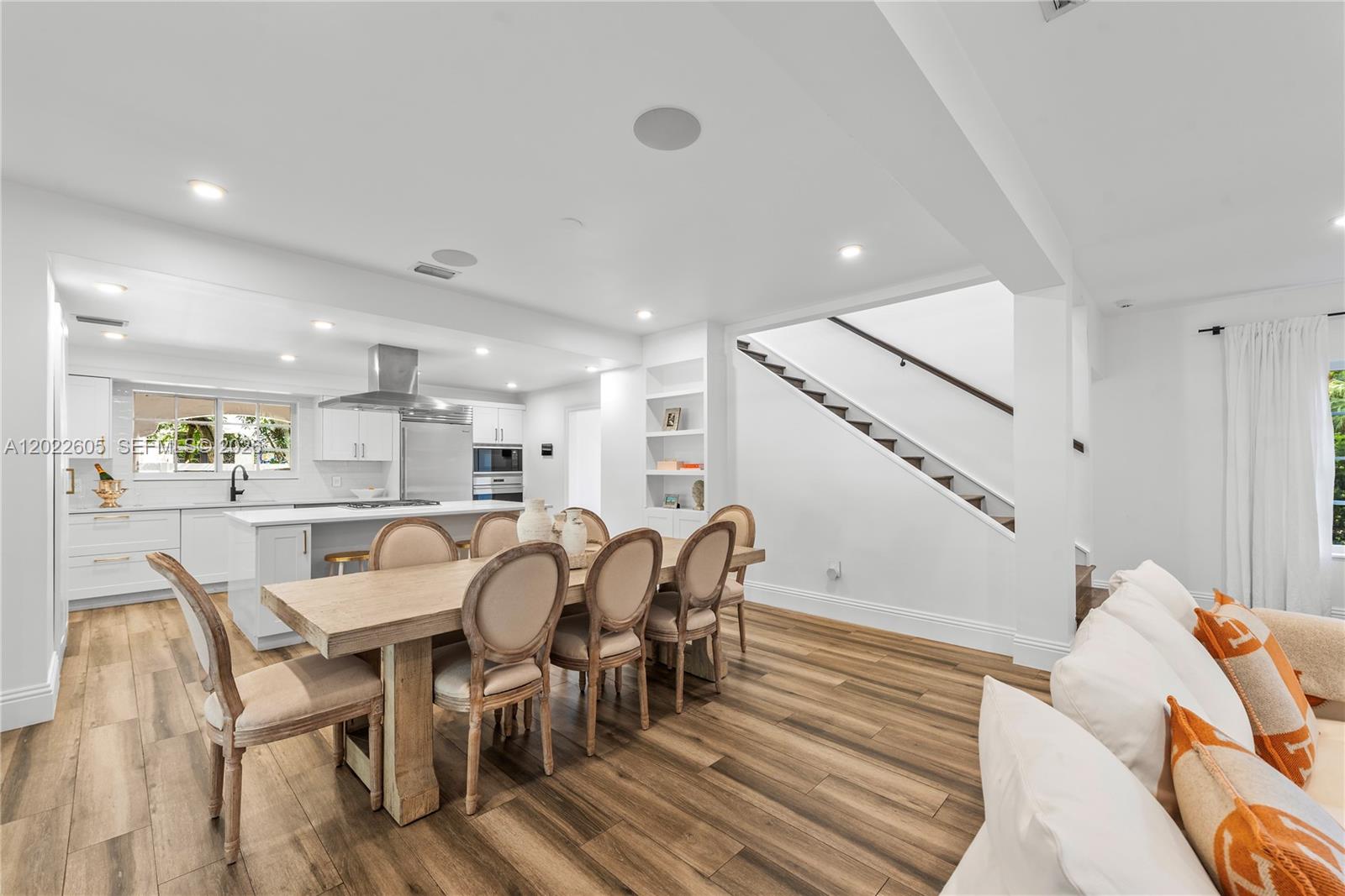5236 Pine Tree Dr, Miami Beach FL 33140
