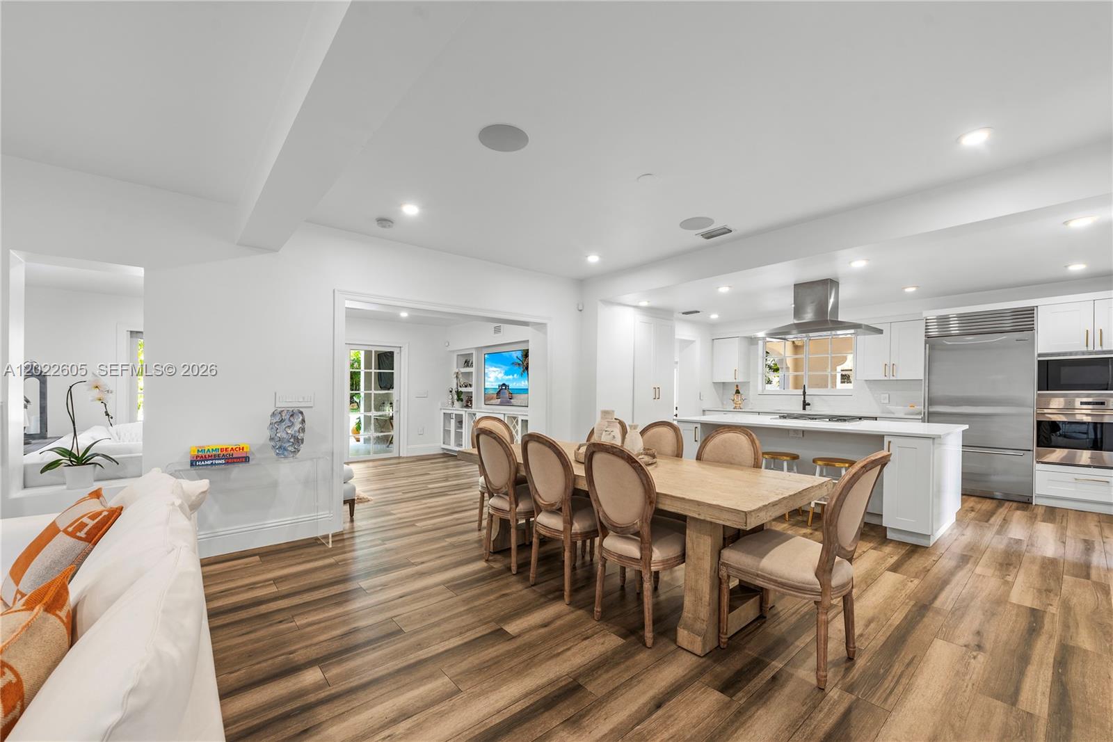 5236 Pine Tree Dr, Miami Beach FL 33140