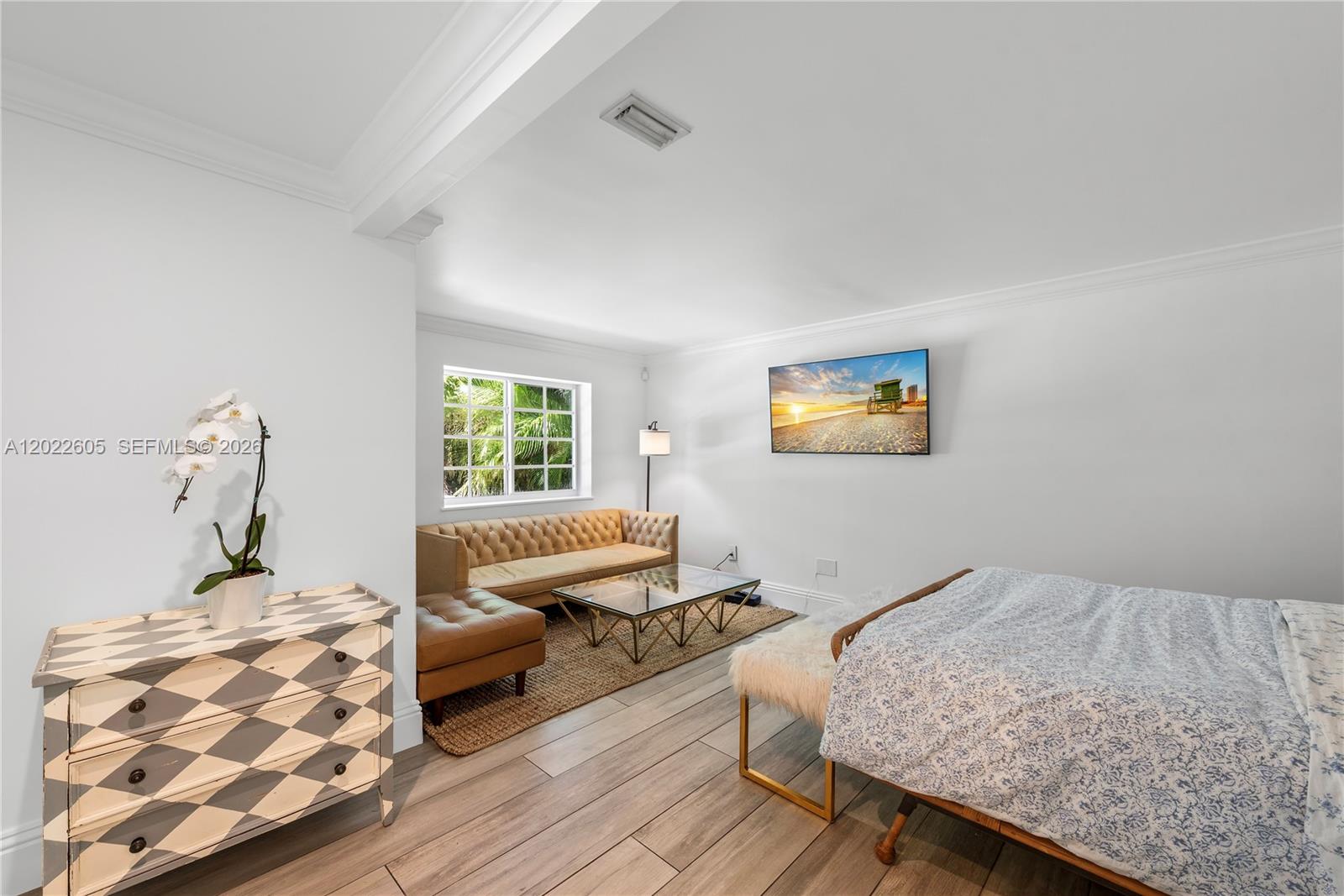 5236 Pine Tree Dr, Miami Beach FL 33140
