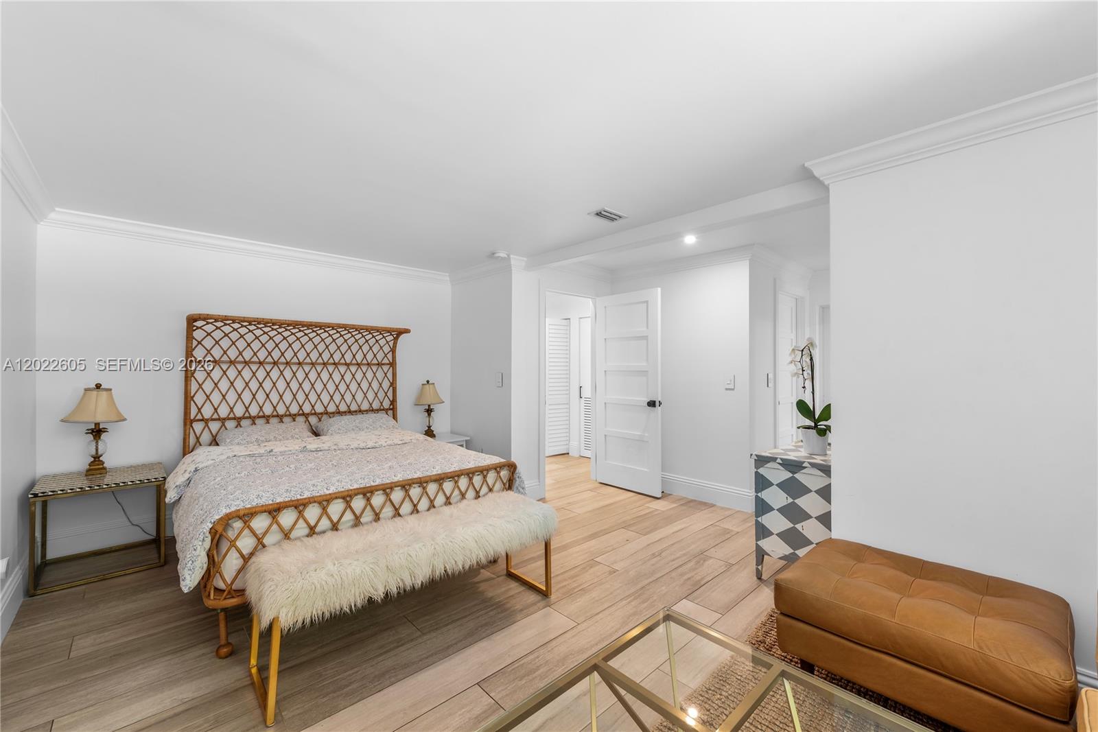 5236 Pine Tree Dr, Miami Beach FL 33140