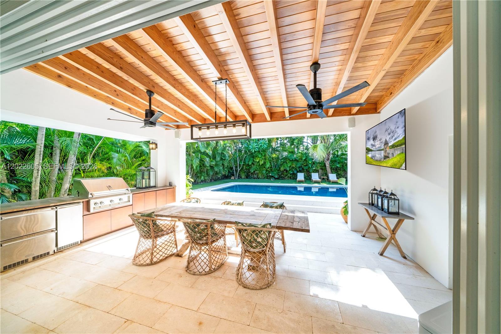 5236 Pine Tree Dr, Miami Beach FL 33140