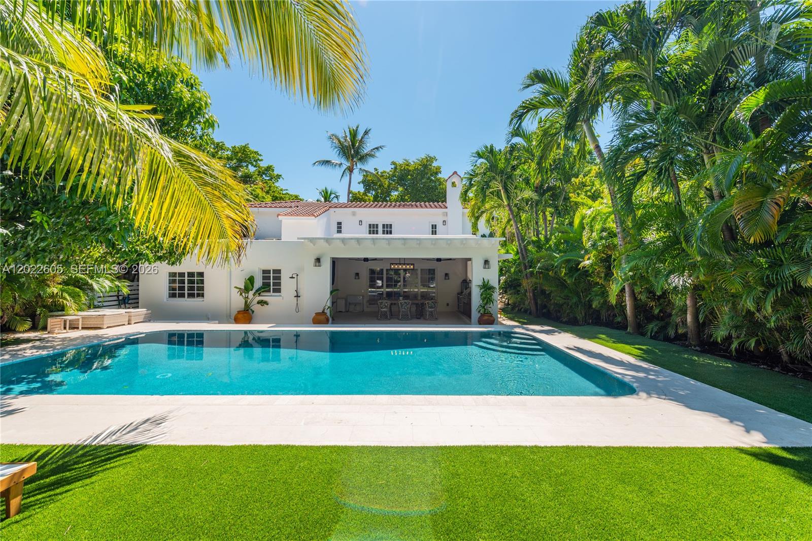 5236 Pine Tree Dr, Miami Beach FL 33140