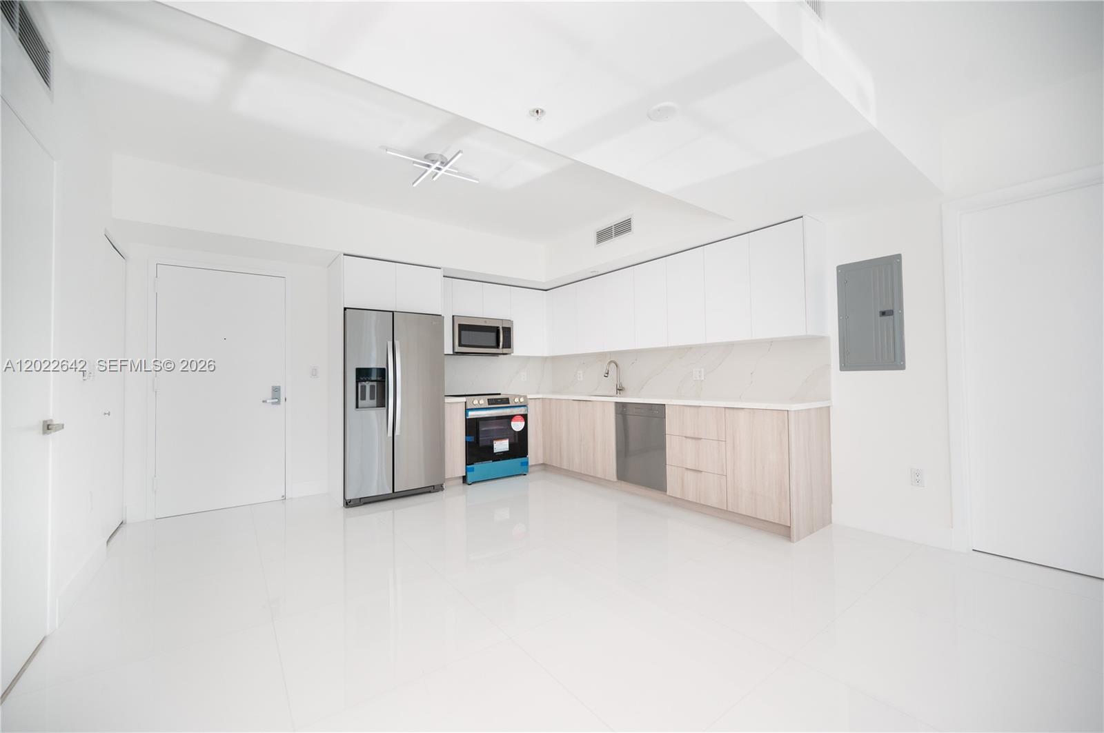92 SW 3rd St #3411, Miami FL 33130