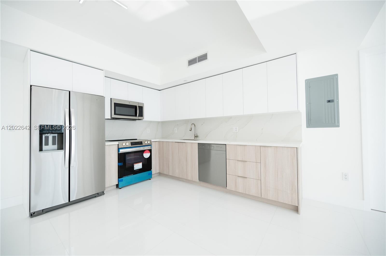 92 SW 3rd St #3411, Miami FL 33130