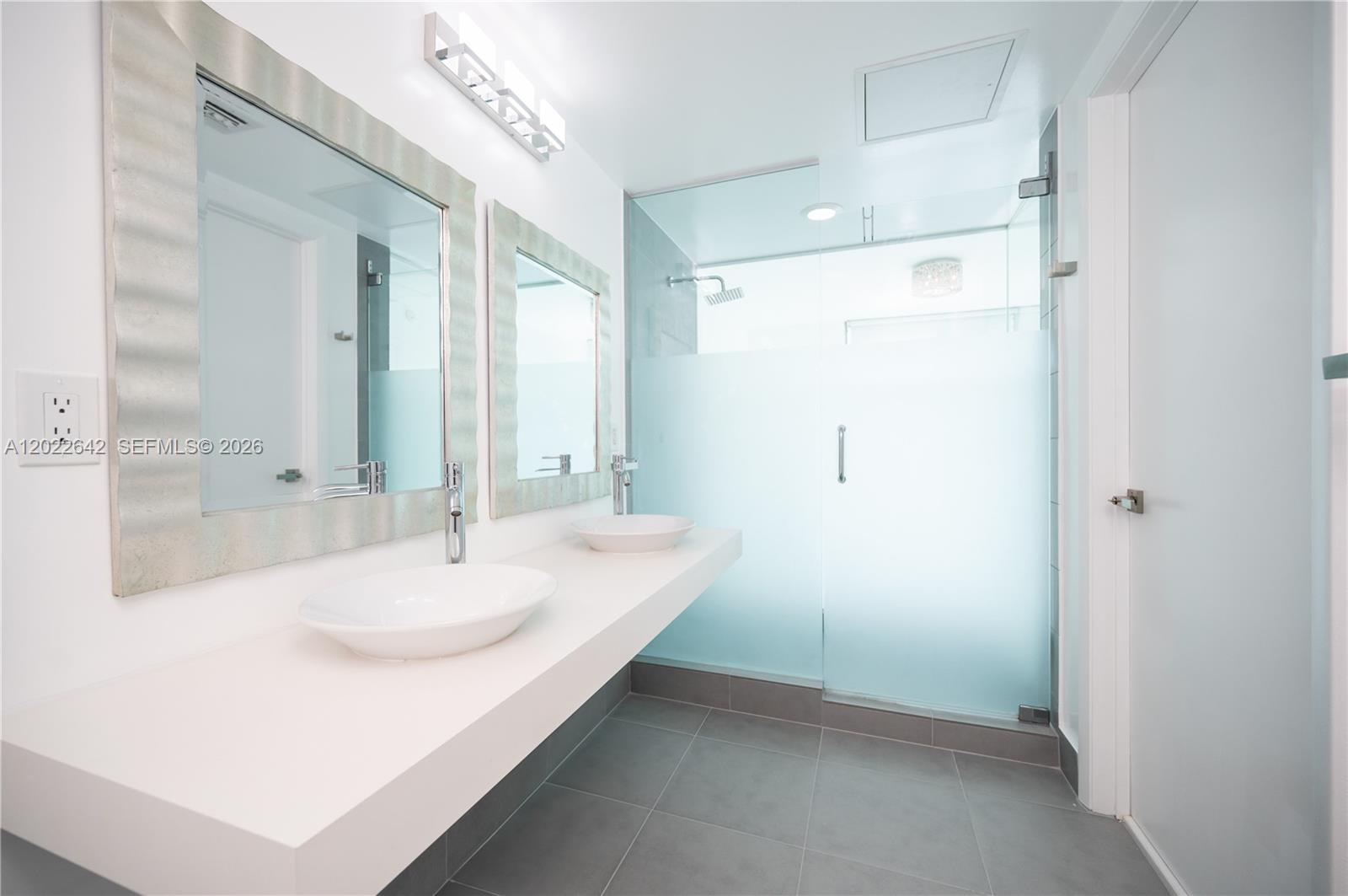 92 SW 3rd St #3411, Miami FL 33130
