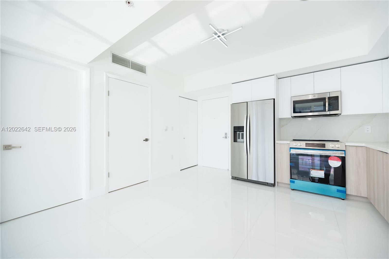 92 SW 3rd St #3411, Miami FL 33130