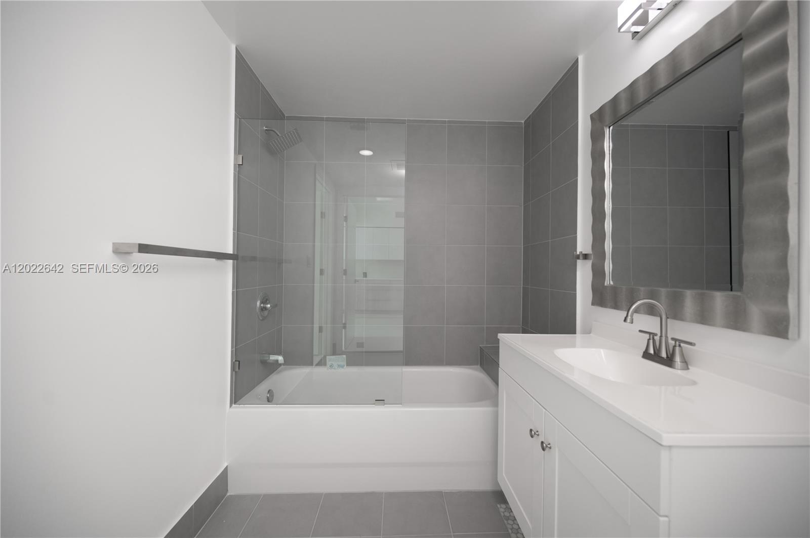 92 SW 3rd St #3411, Miami FL 33130