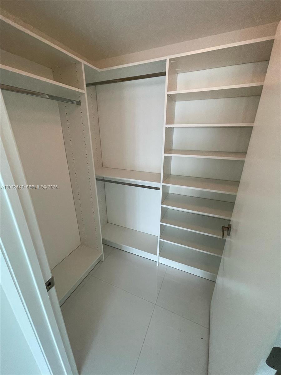 92 SW 3rd St #3411, Miami FL 33130