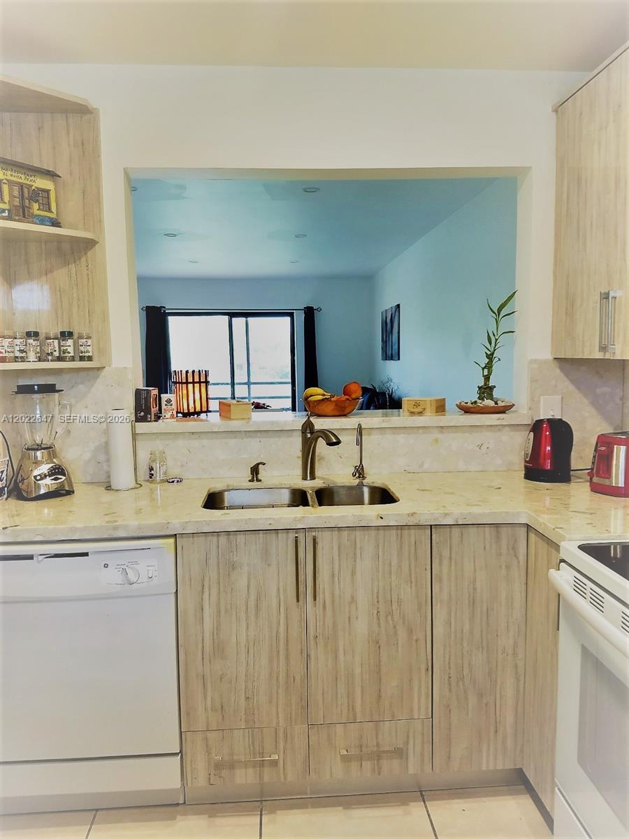 14857 SW 104th St #9-201, Miami FL 33196