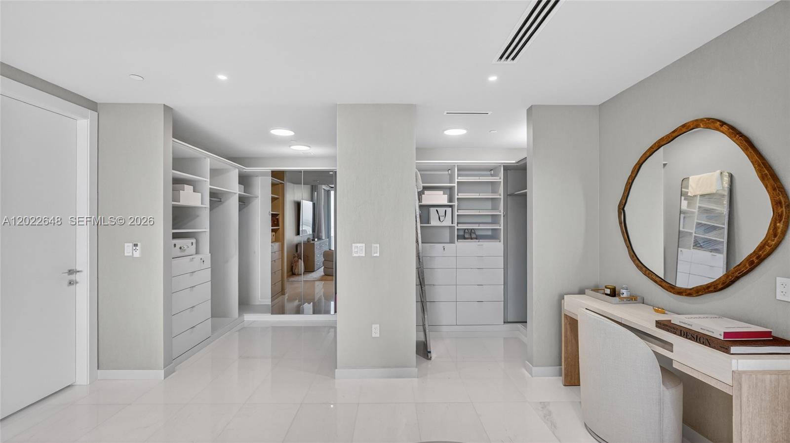 300 Biscayne Blvd Way #3604, Miami FL 33131
