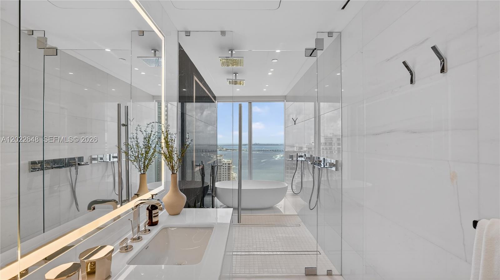 300 Biscayne Blvd Way #3604, Miami FL 33131