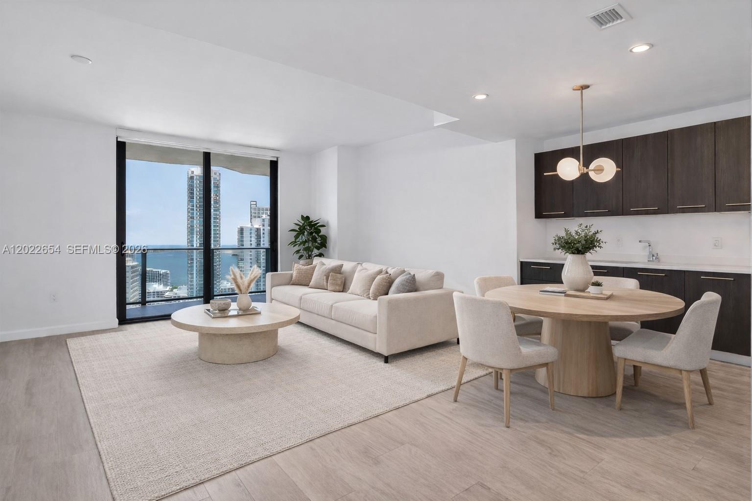 45 SW 9th St #3502, Miami FL 33130