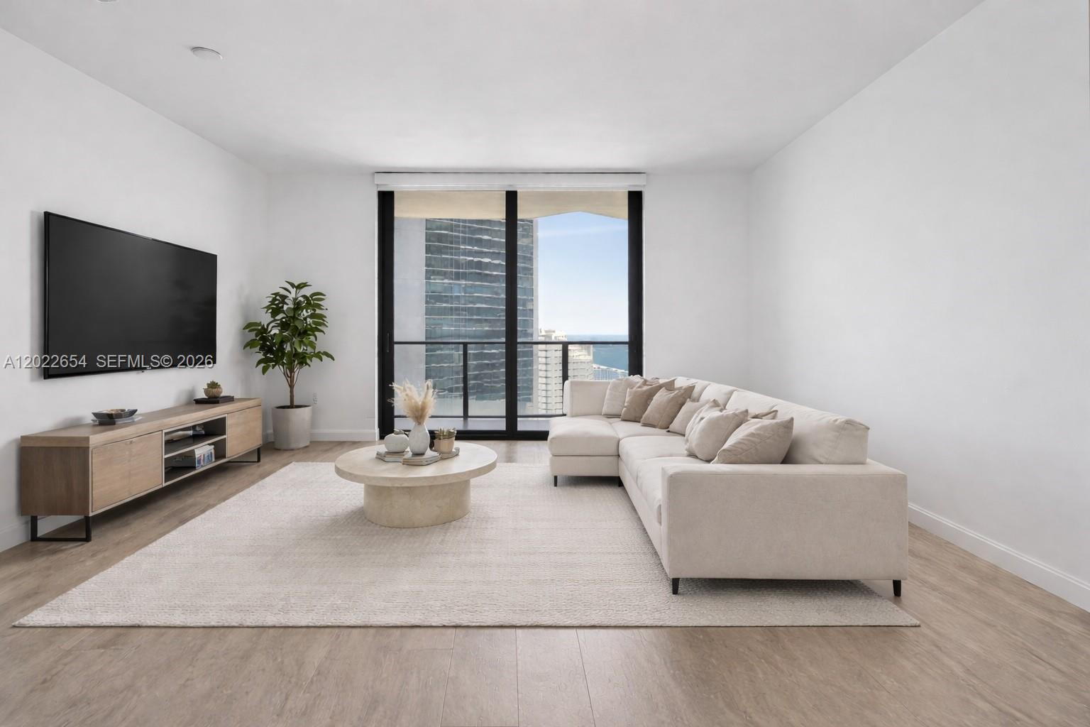 45 SW 9th St #3502, Miami FL 33130