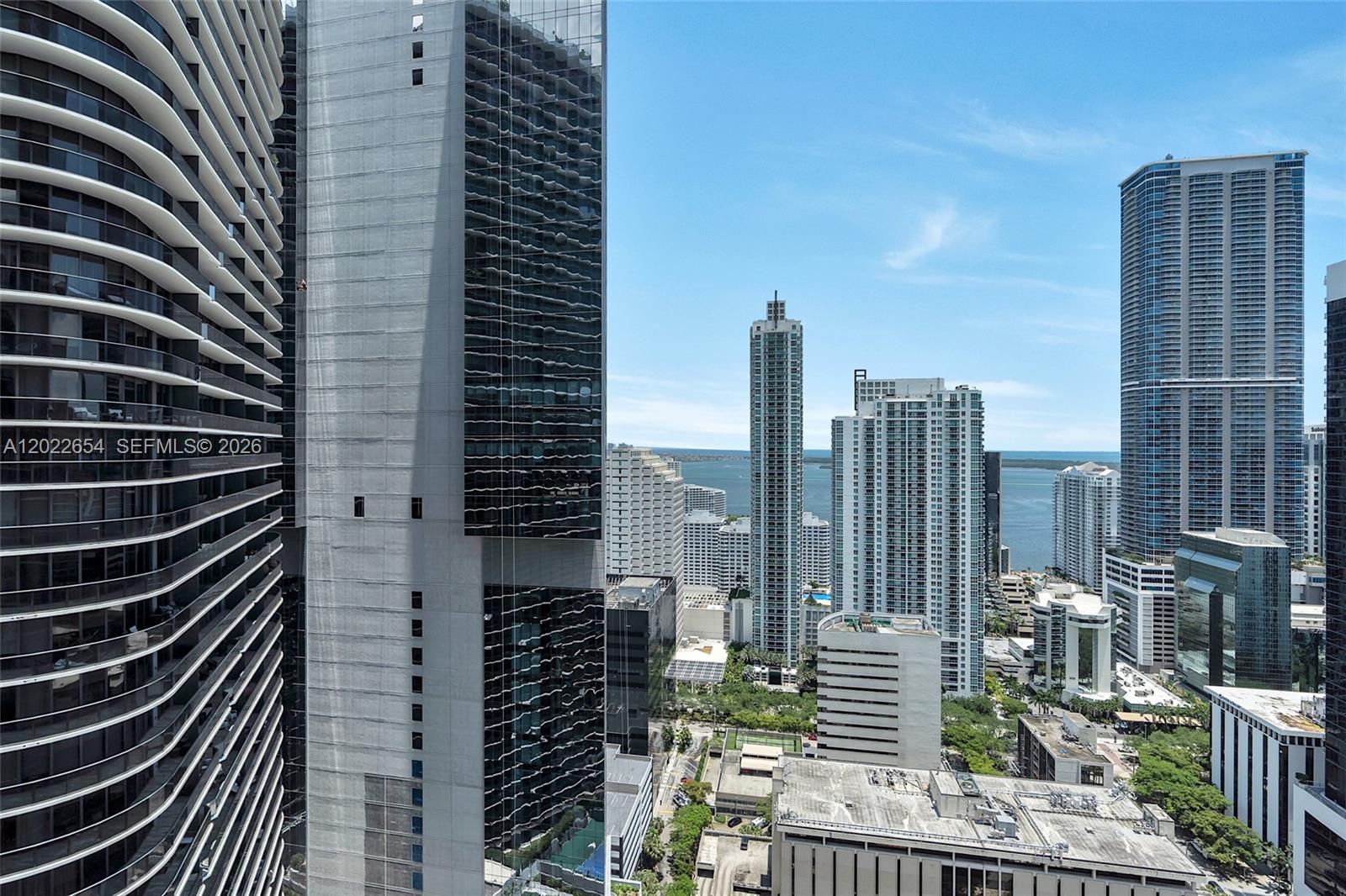 45 SW 9th St #3502, Miami FL 33130