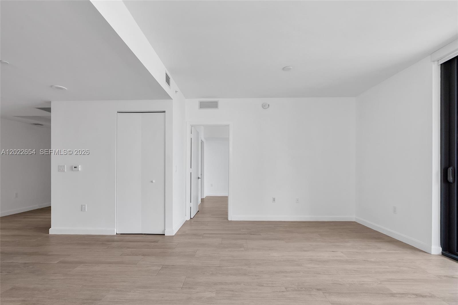 45 SW 9th St #3502, Miami FL 33130