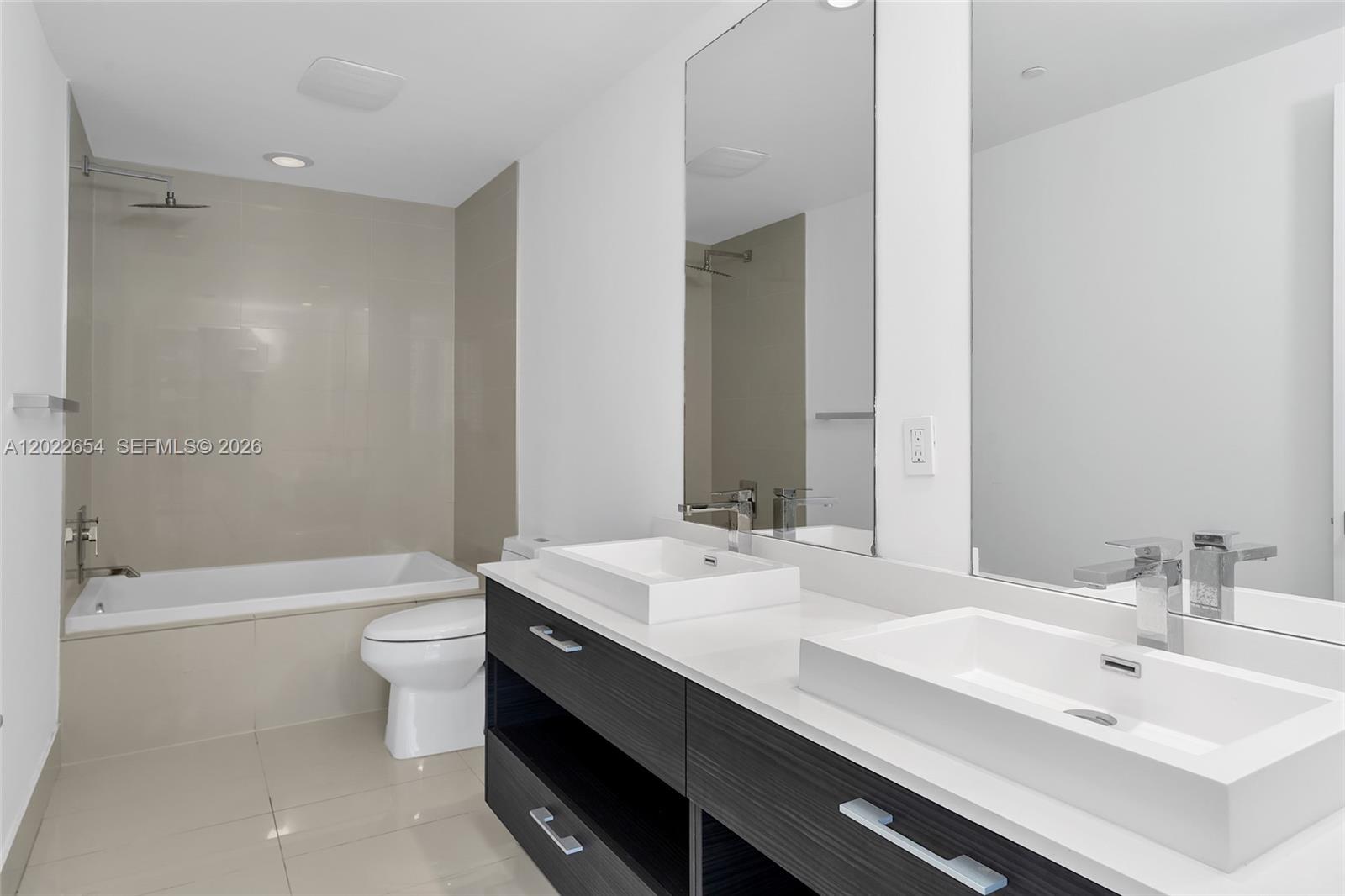 45 SW 9th St #3502, Miami FL 33130
