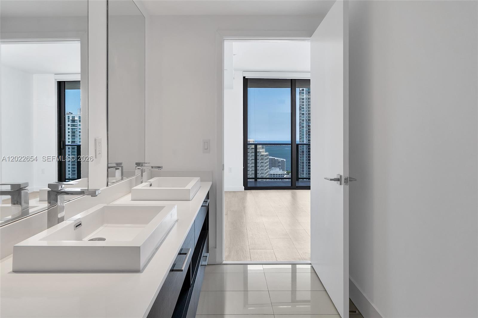 45 SW 9th St #3502, Miami FL 33130