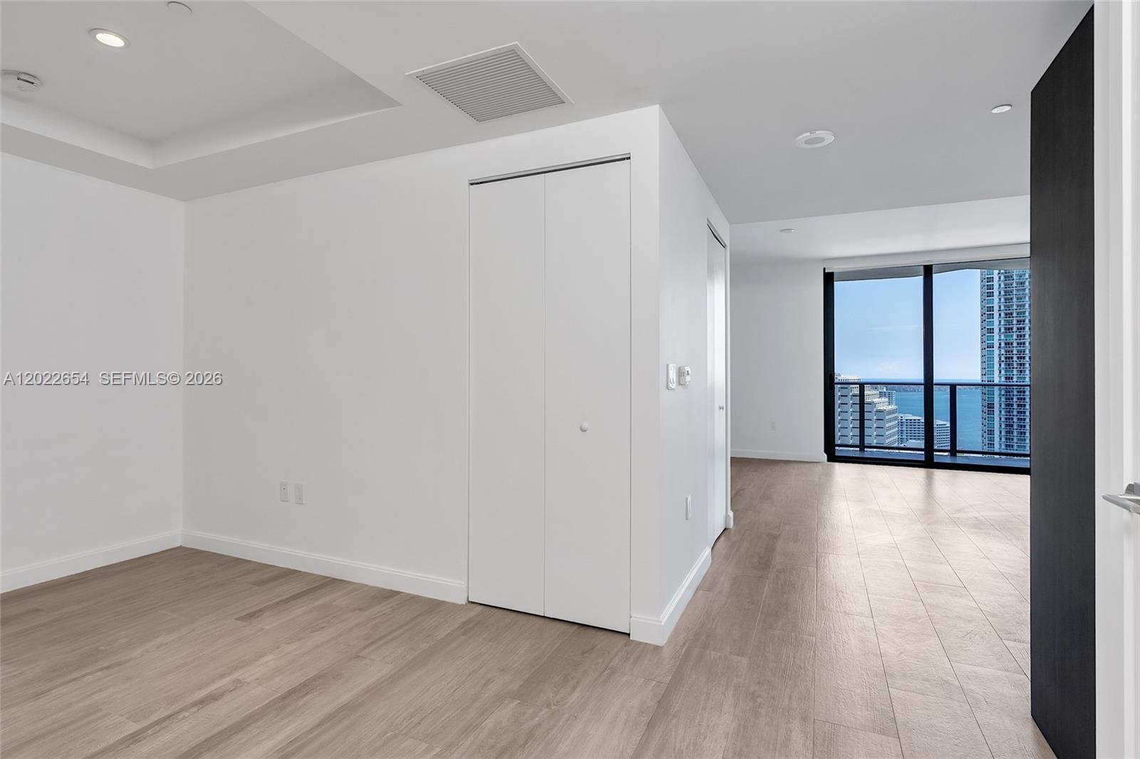 45 SW 9th St #3502, Miami FL 33130