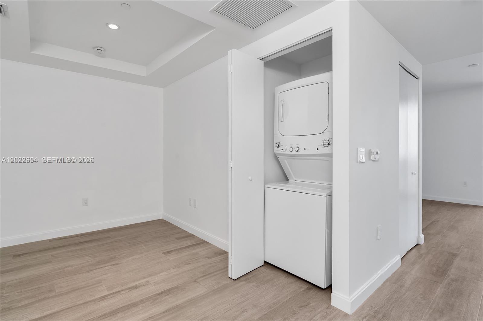 45 SW 9th St #3502, Miami FL 33130