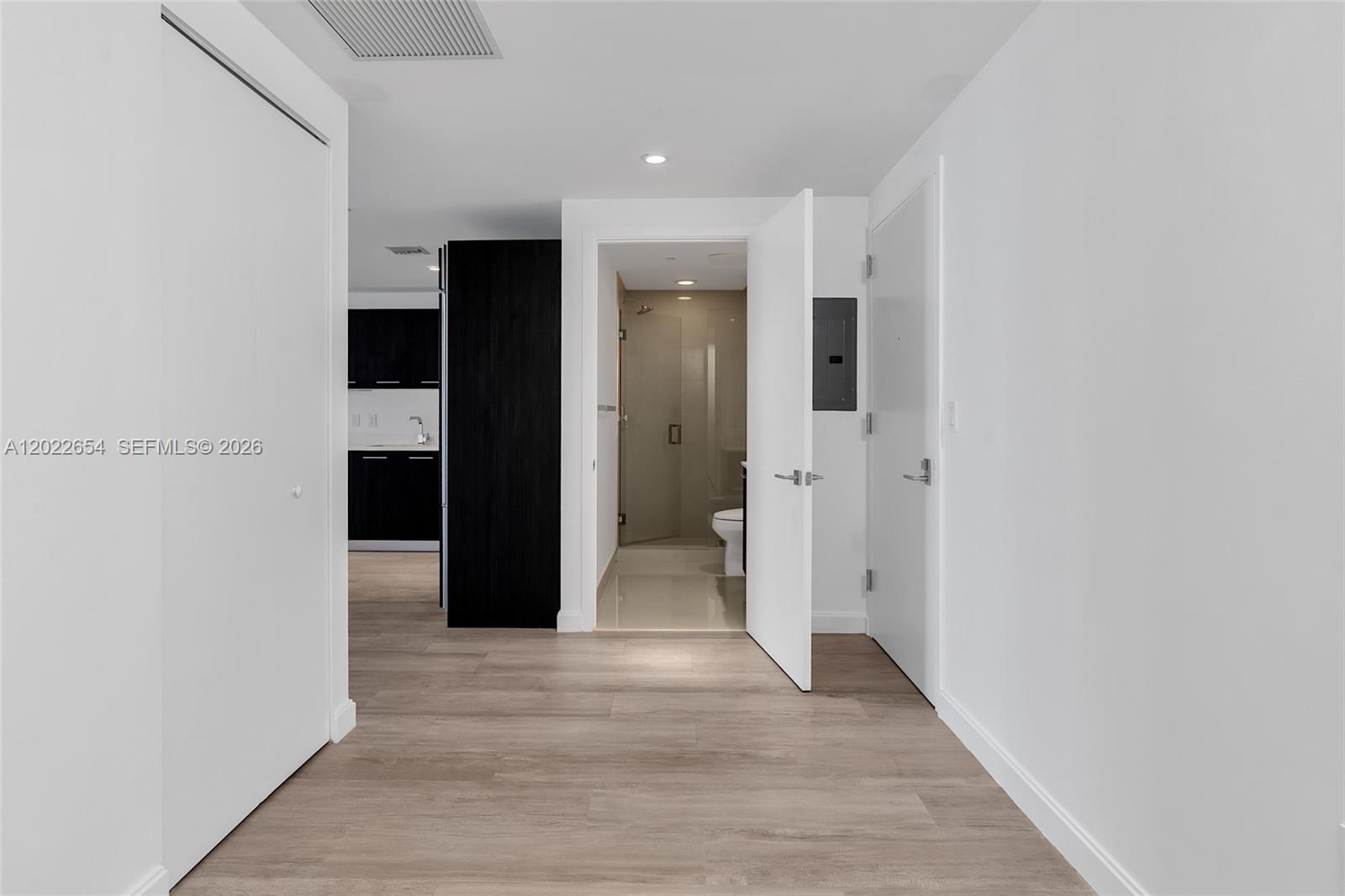45 SW 9th St #3502, Miami FL 33130