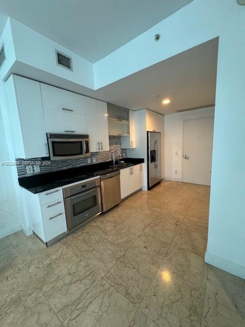 60 SW 13th St #2210, Miami FL 33130