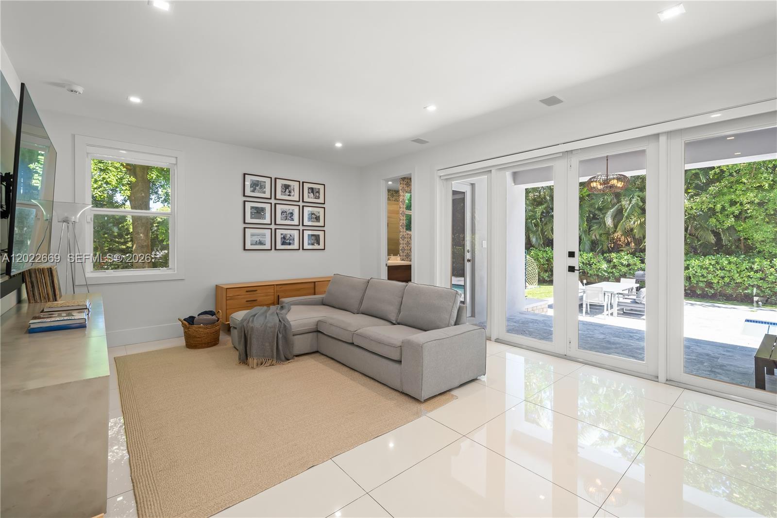 5700 SW 86th St, South Miami FL 33143