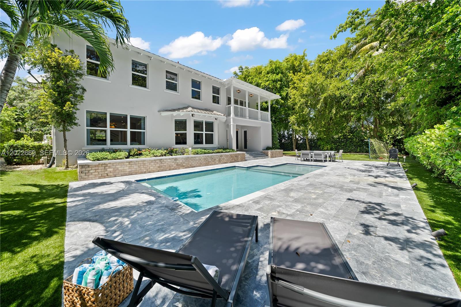 5700 SW 86th St, South Miami FL 33143