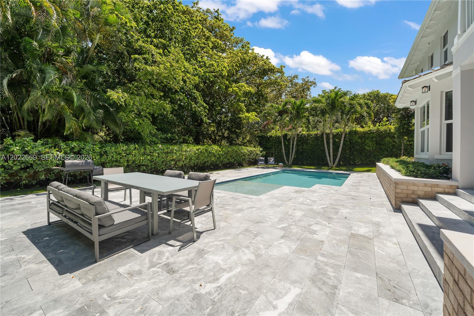 5700 SW 86th St, South Miami FL 33143