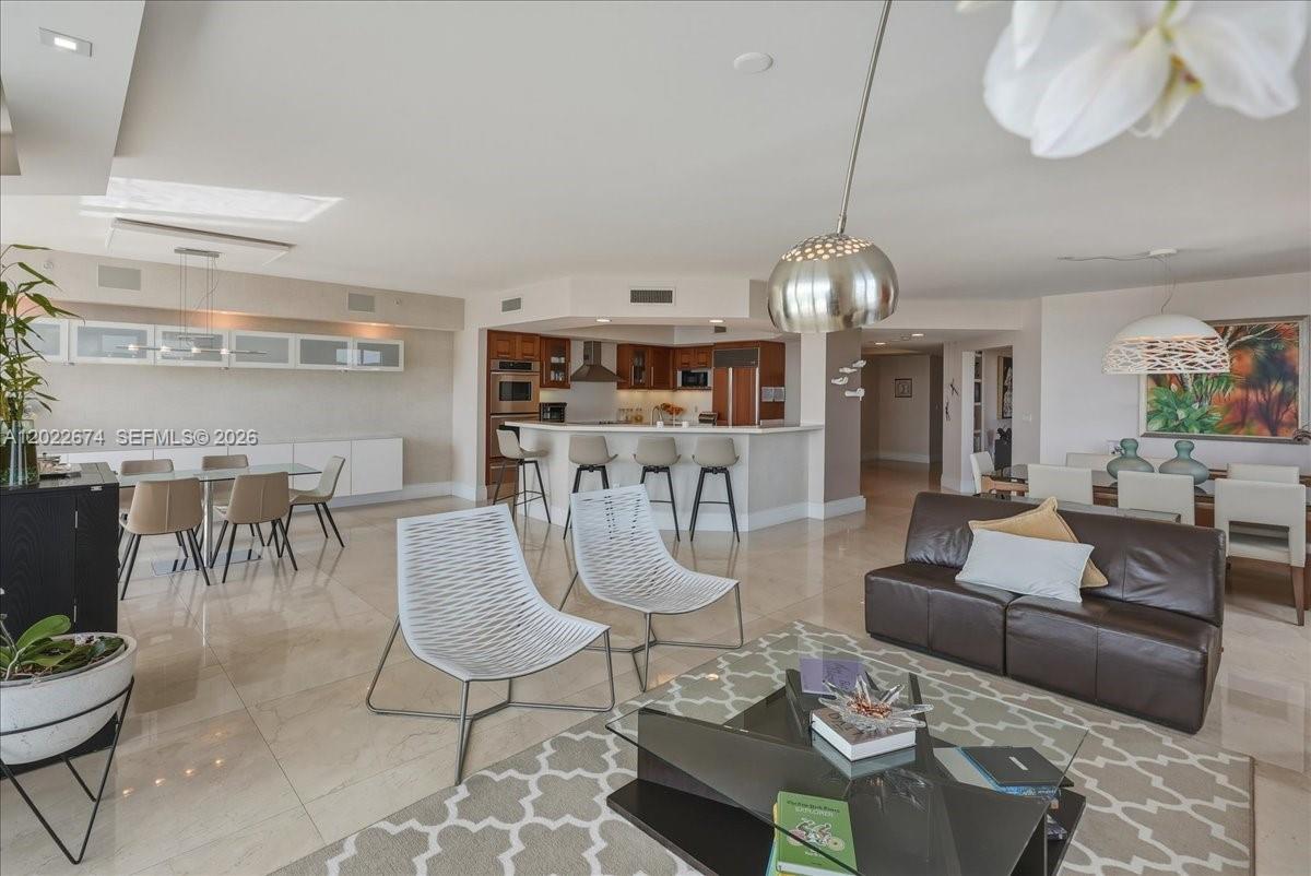 3301 NE 183rd St #2101, Aventura FL 33160