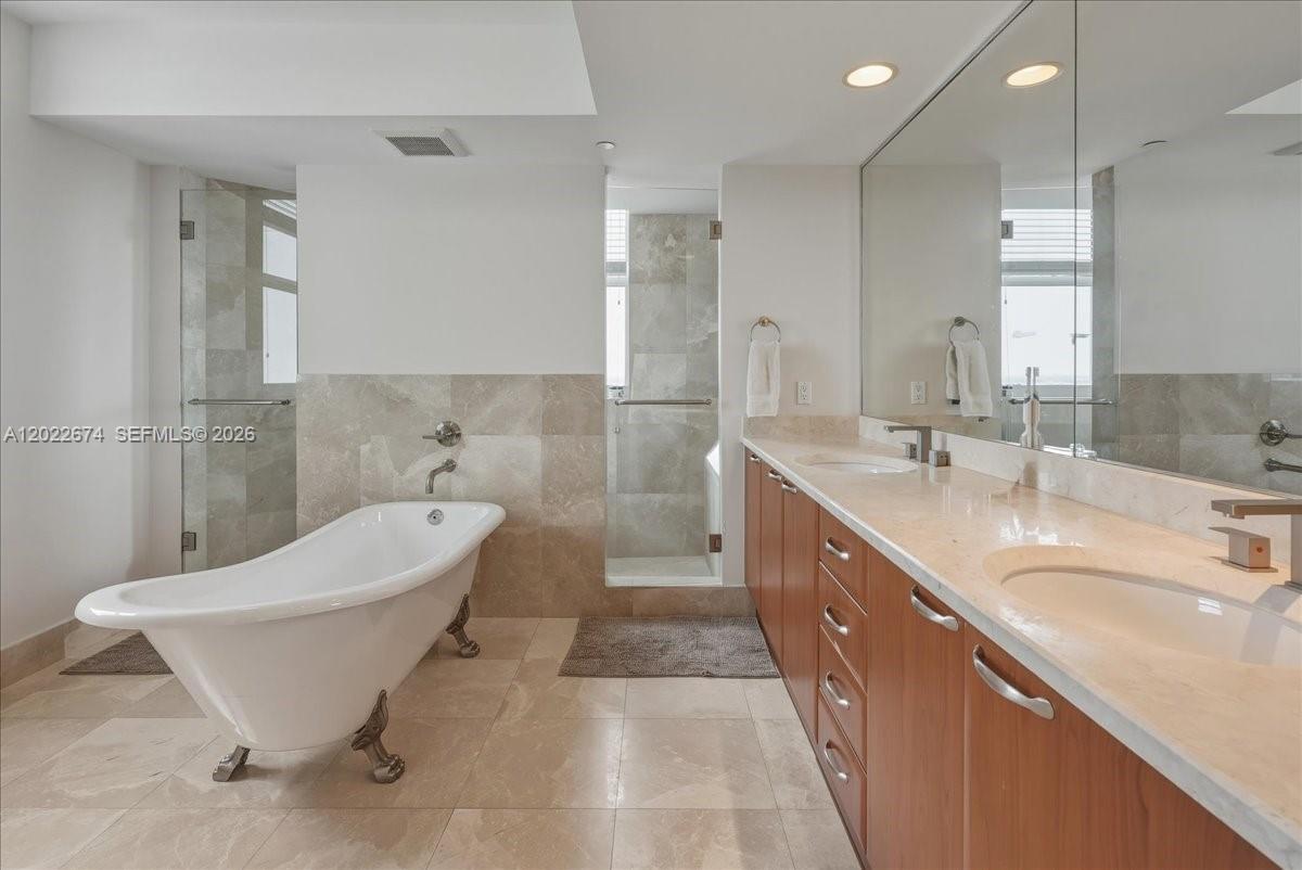3301 NE 183rd St #2101, Aventura FL 33160