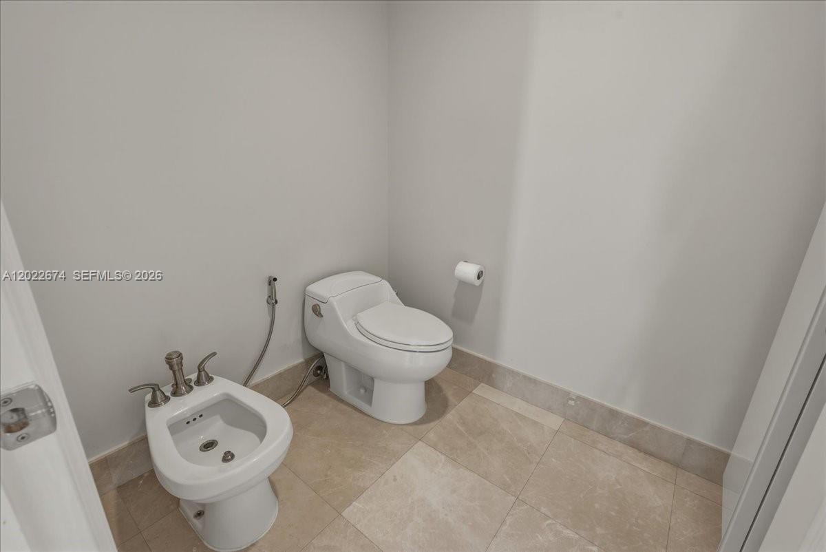 3301 NE 183rd St #2101, Aventura FL 33160