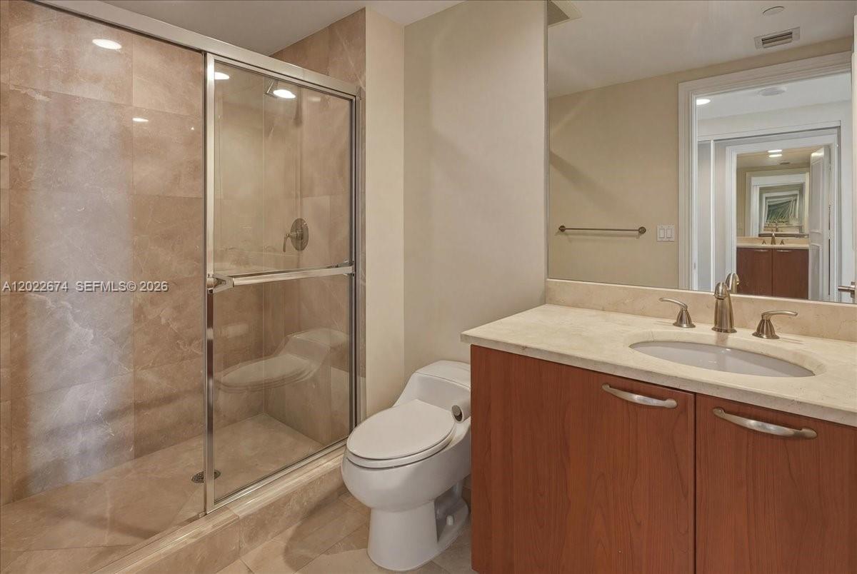3301 NE 183rd St #2101, Aventura FL 33160