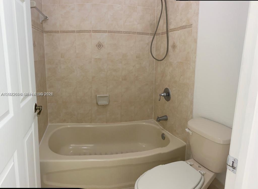 2991 NW 36th Way, Lauderdale Lakes FL 33311