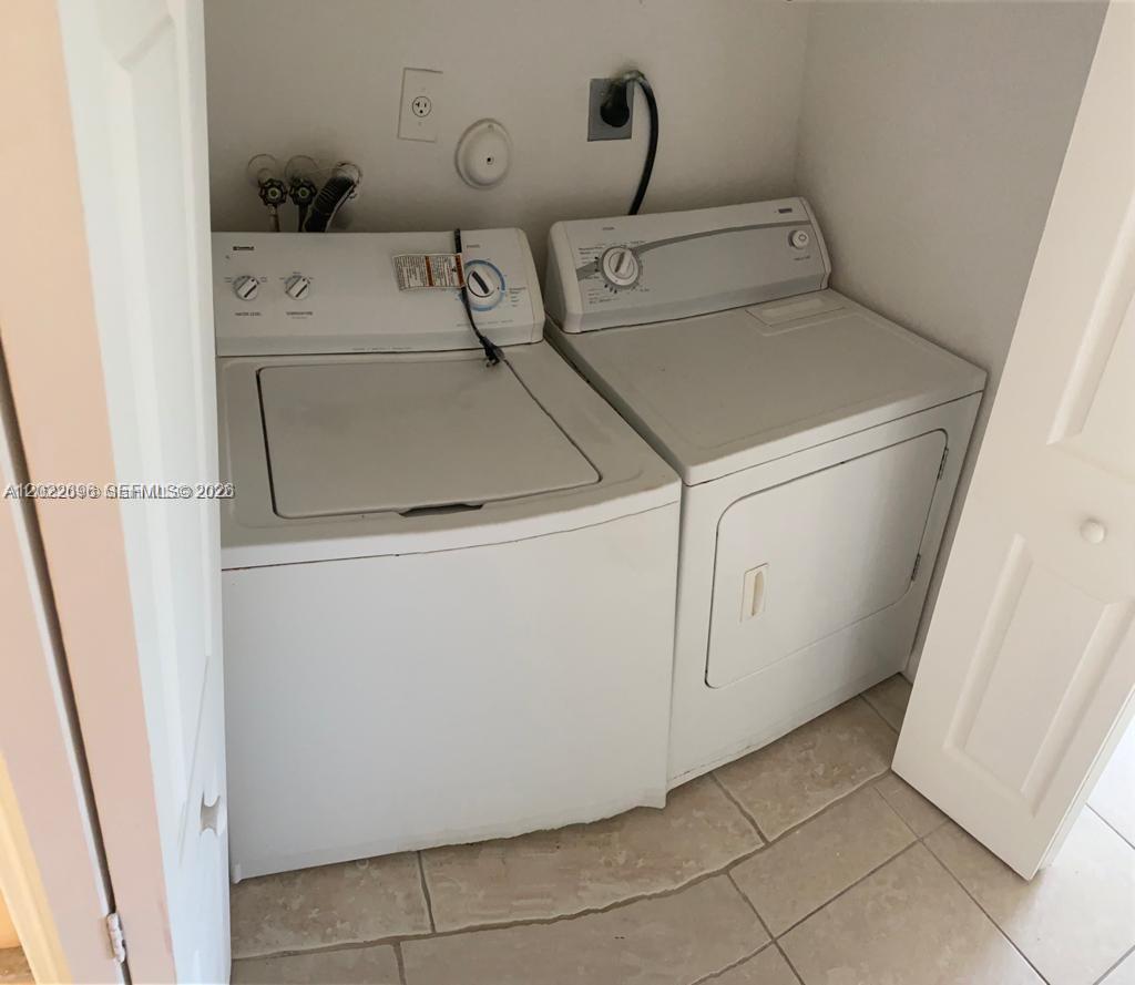 2991 NW 36th Way, Lauderdale Lakes FL 33311