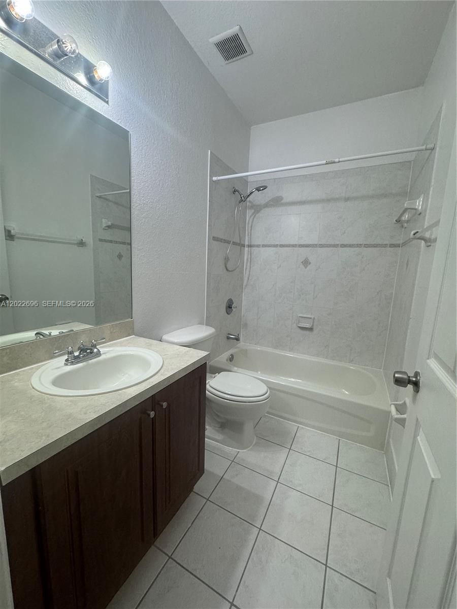2991 NW 36th Way, Lauderdale Lakes FL 33311