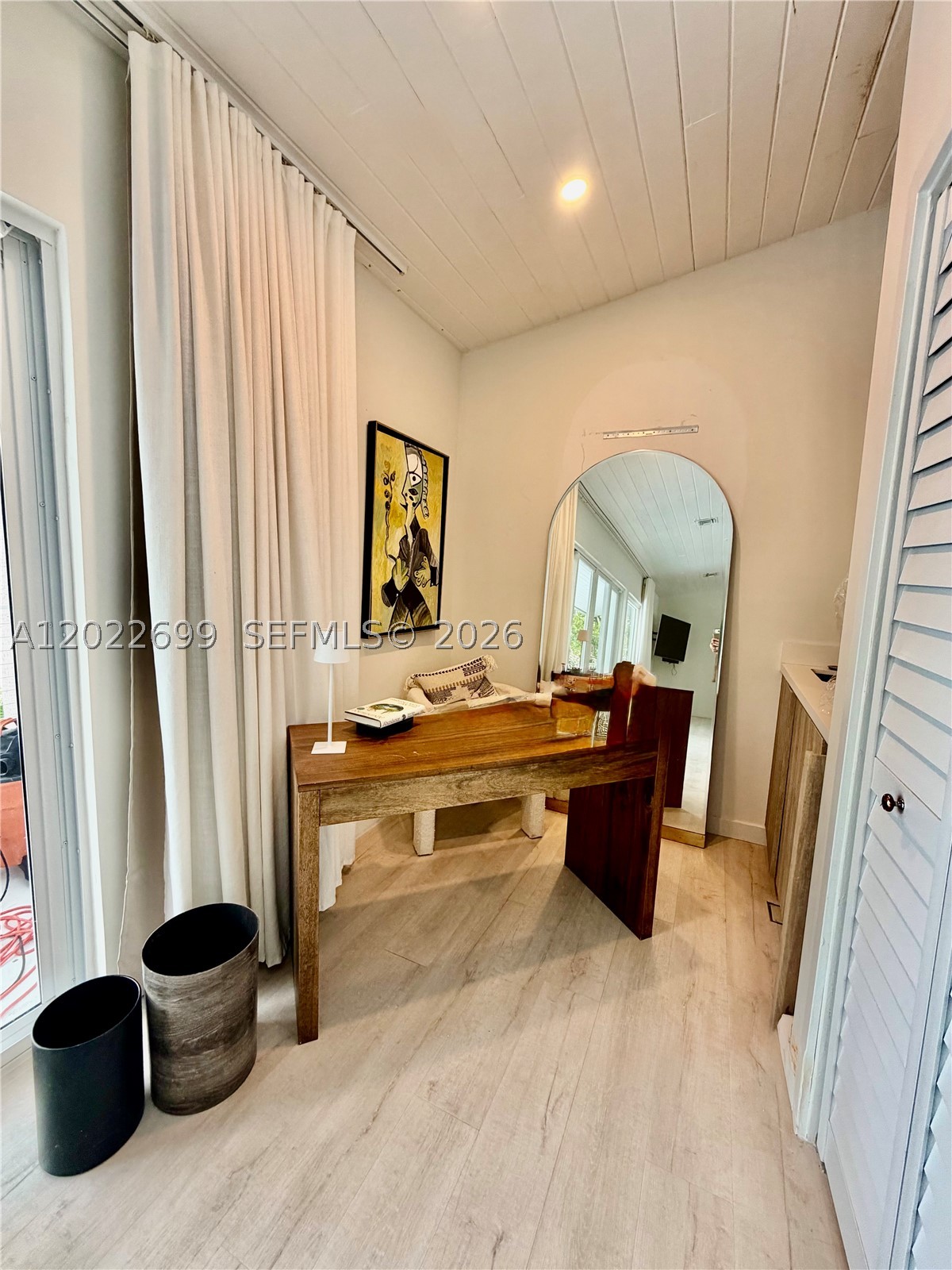 8300 Hawthorne Ave, Miami Beach FL 33141